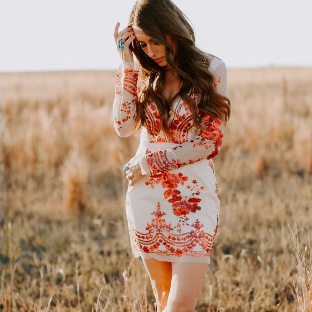 NWT Caught Ya Lookin’ long sleeve dress